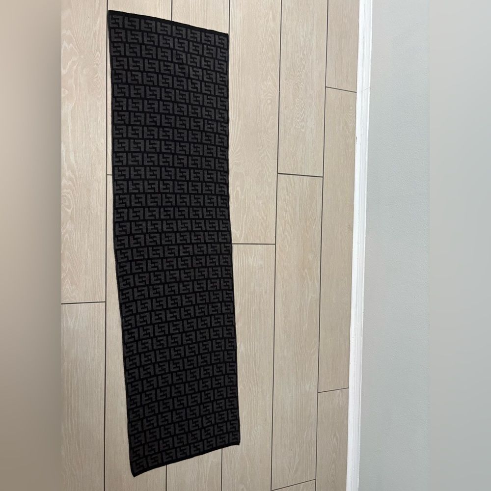 Used in excellent condition Fendi Black and Gray Patterned Scarf with Coa